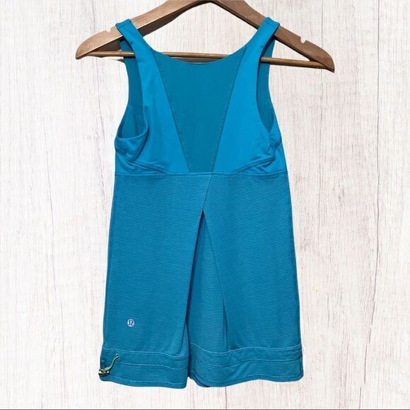 Lululemon‎ Turquoise Blue Tame Me Tank SZ 4 - Picture 2 of 3